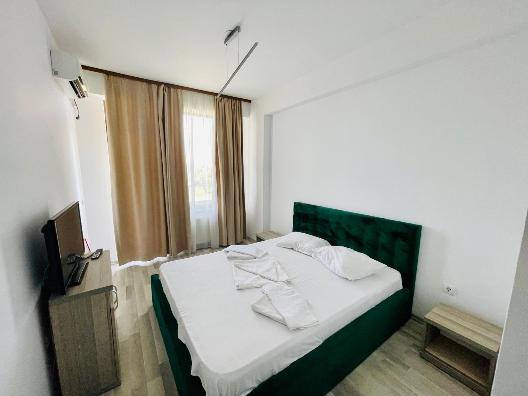 Summerland Mamaia