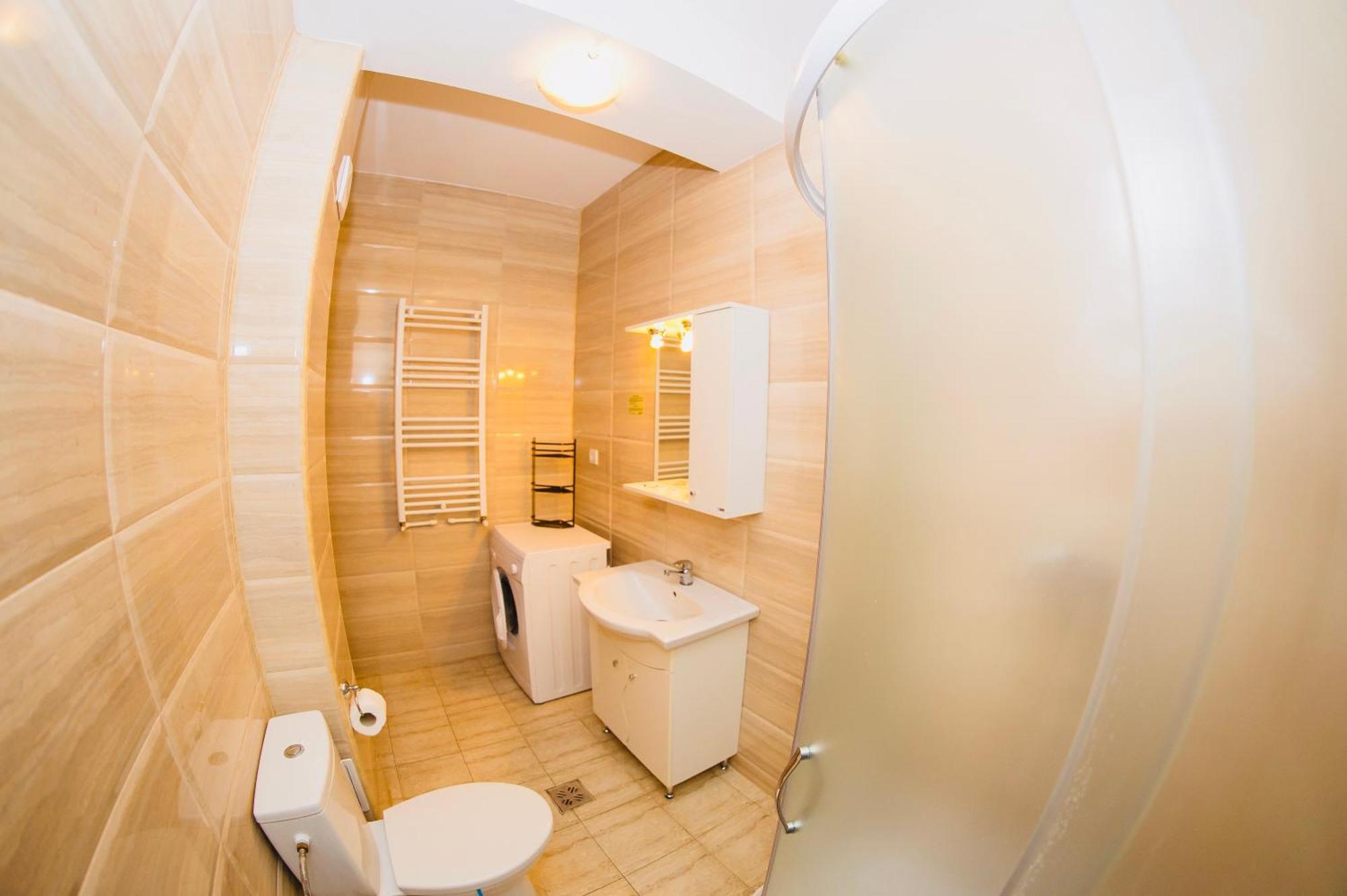Summerland Apartment *